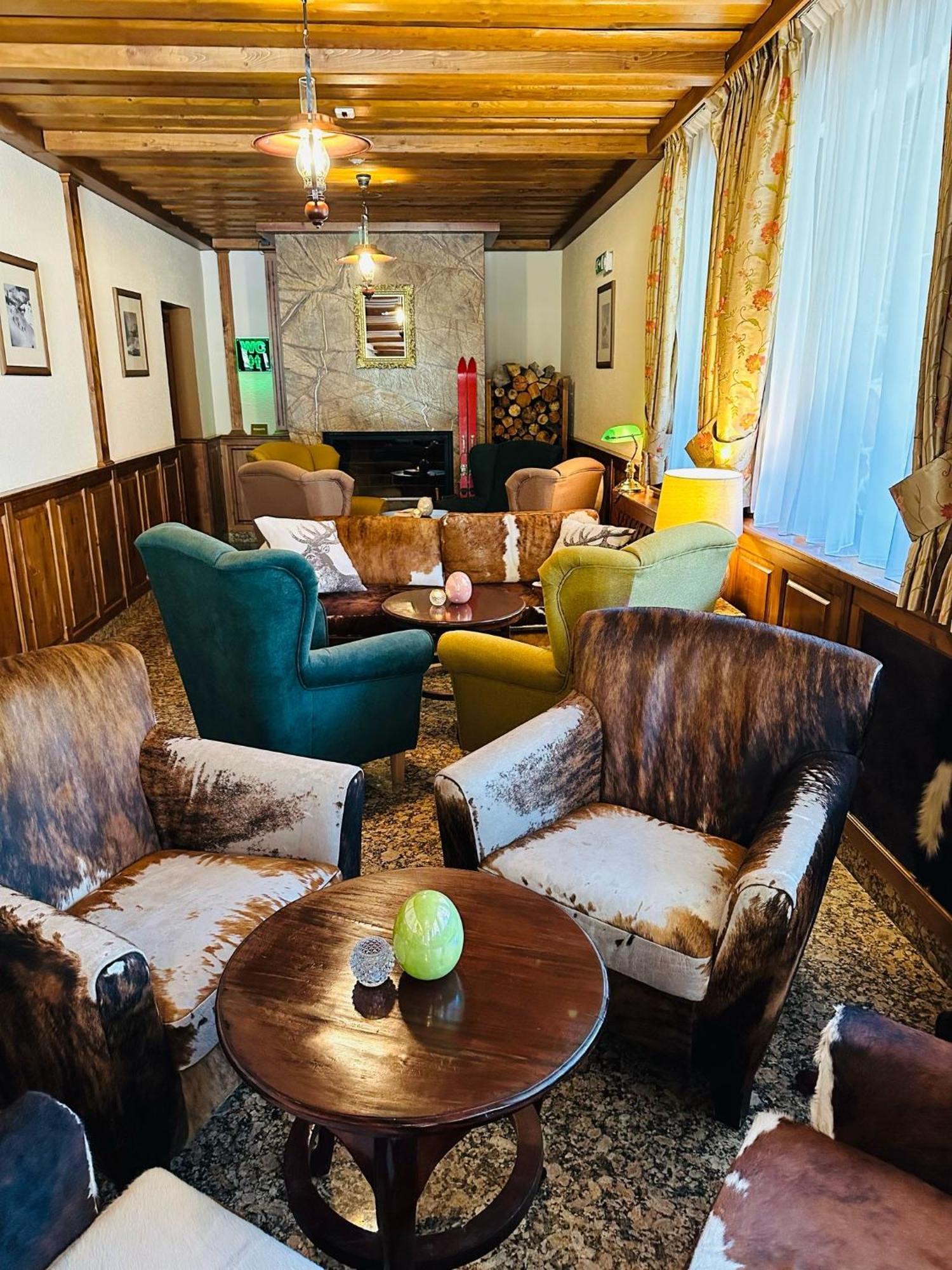 Horsky Hotel Encian ドノヴァリ エクステリア 写真