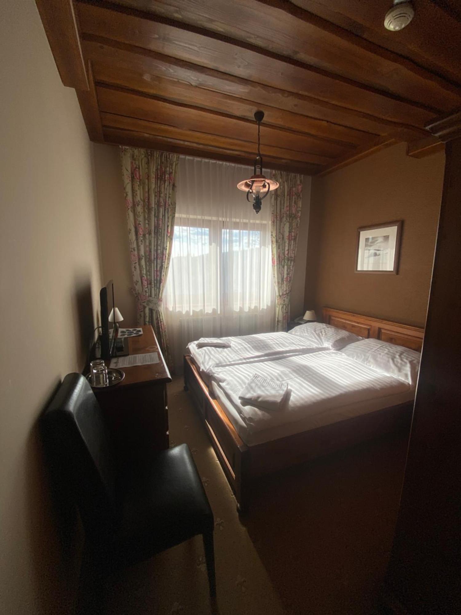 Horsky Hotel Encian ドノヴァリ エクステリア 写真