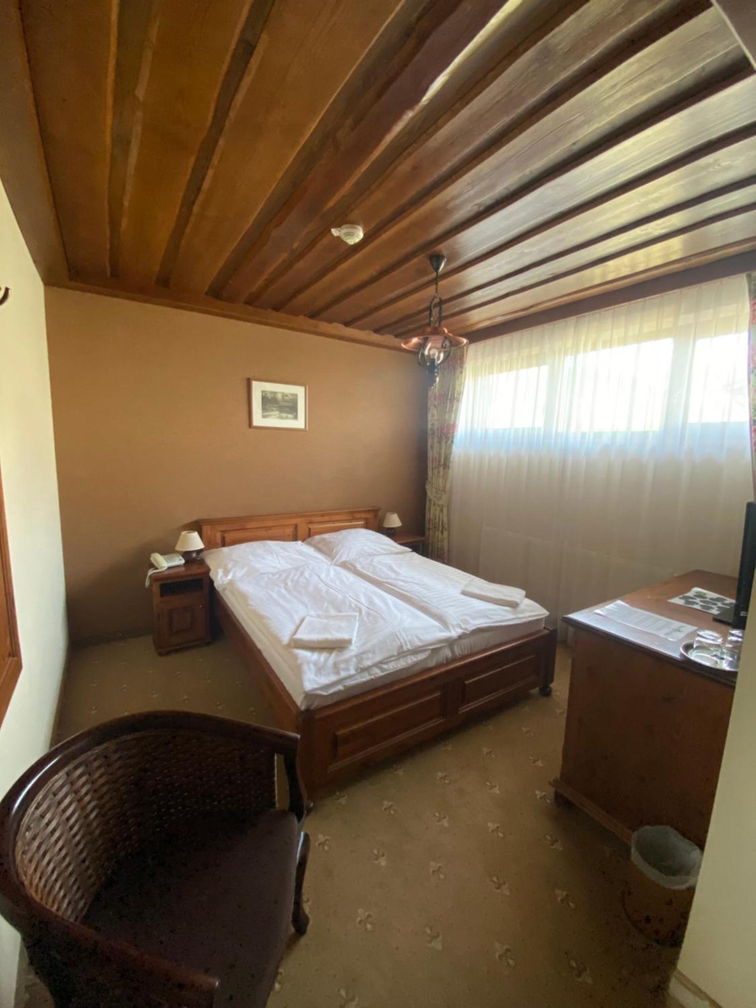 Horsky Hotel Encian ドノヴァリ エクステリア 写真