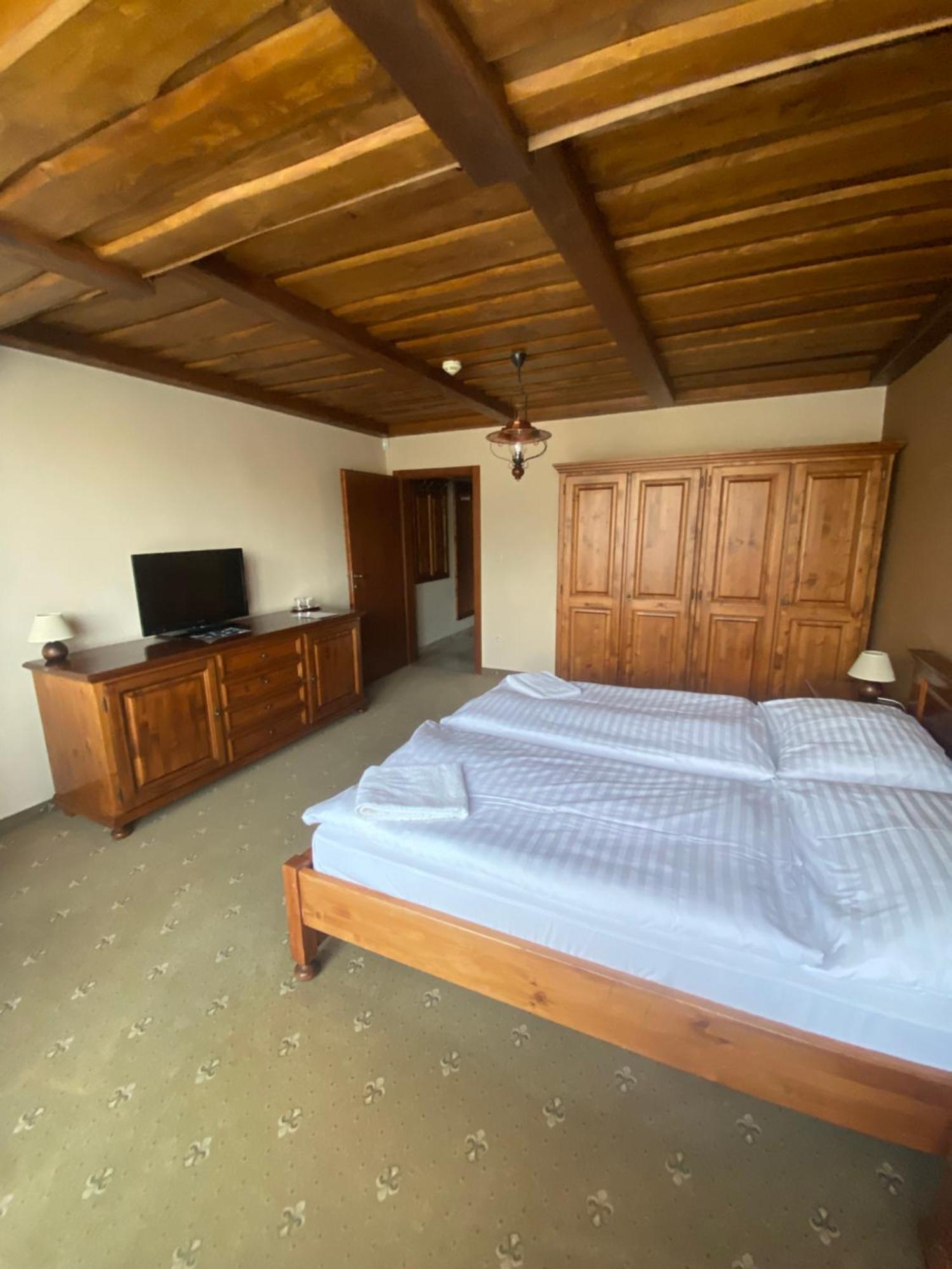 Horsky Hotel Encian ドノヴァリ エクステリア 写真