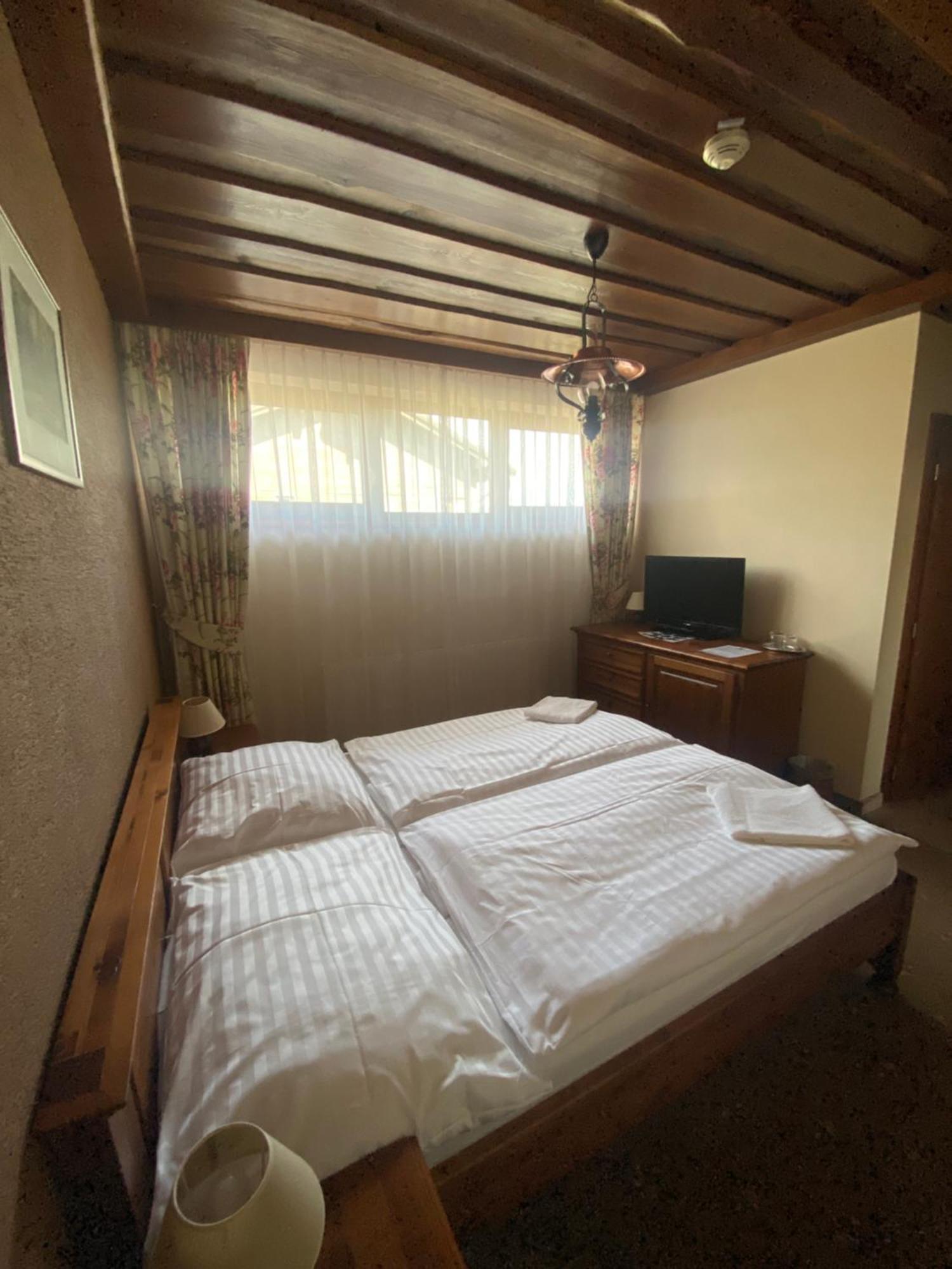 Horsky Hotel Encian ドノヴァリ エクステリア 写真