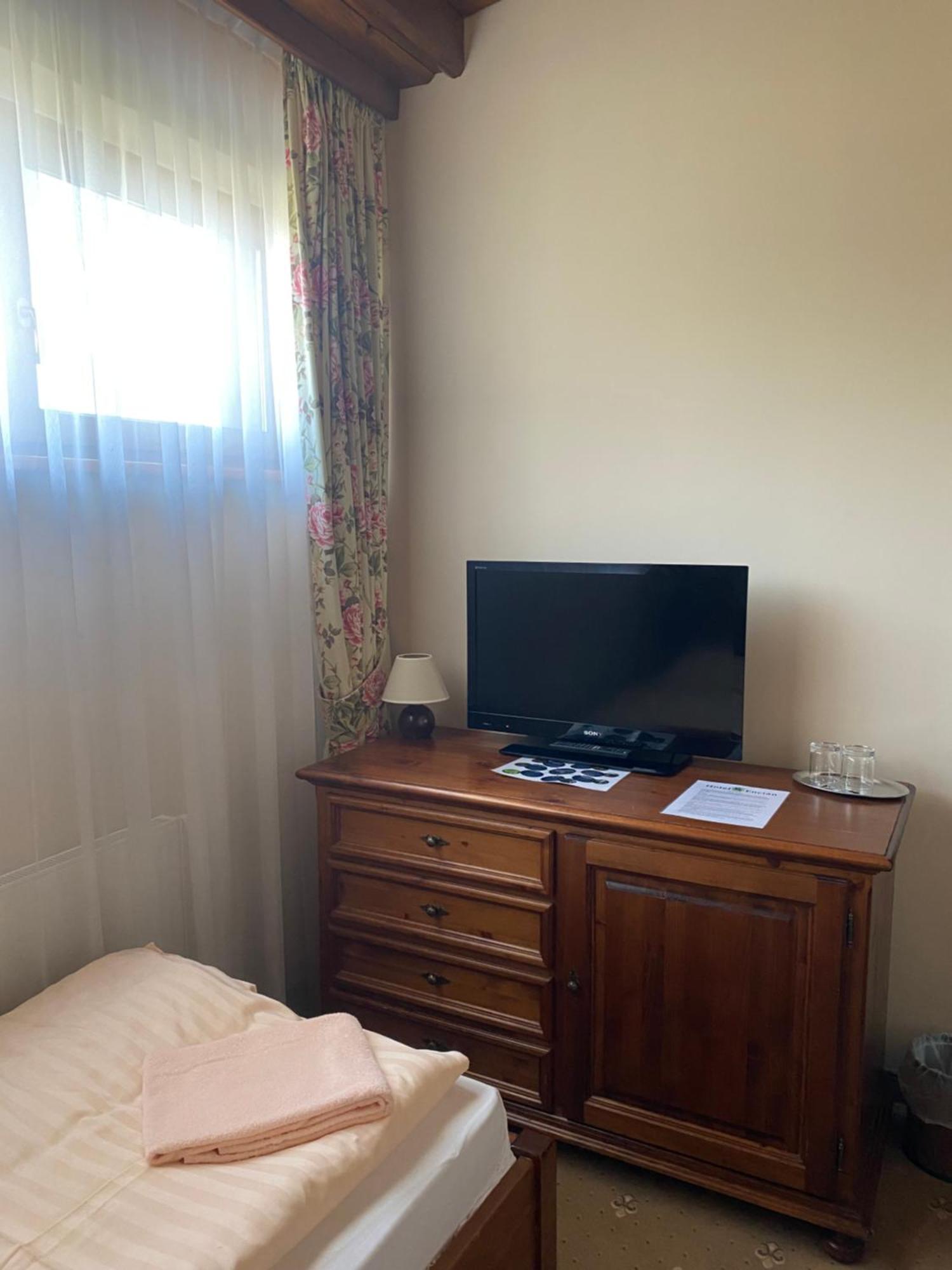 Horsky Hotel Encian ドノヴァリ エクステリア 写真