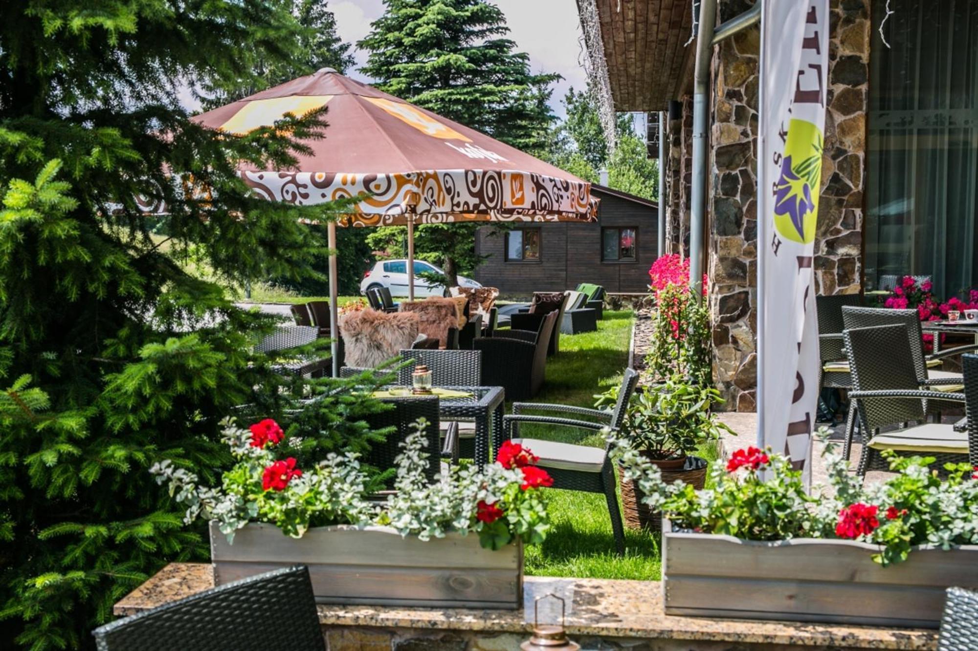 Horsky Hotel Encian ドノヴァリ エクステリア 写真